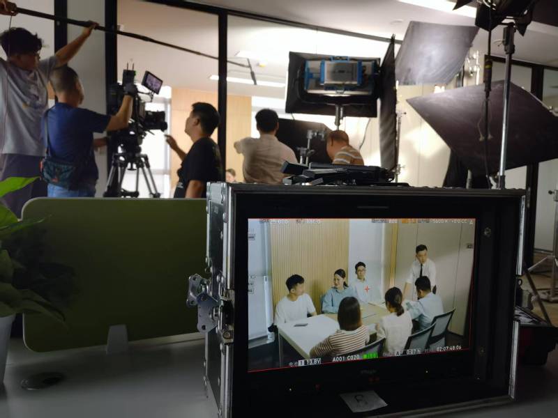 湖滨区TVC拍摄公司：科技产品视觉化大师，诠释未来感与功能美学